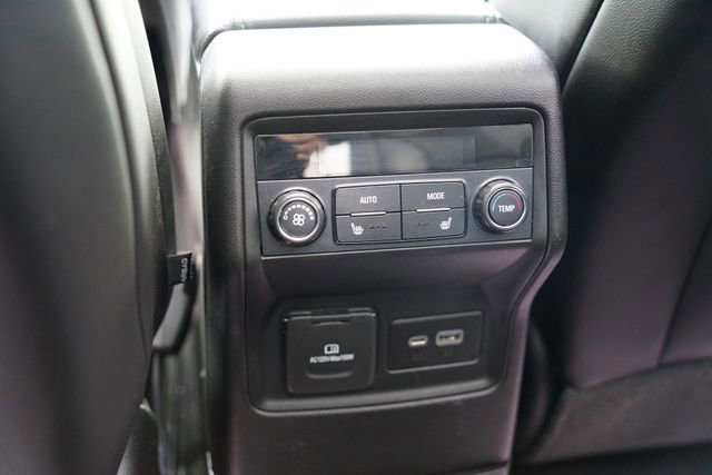 Used 2021 GMC Acadia SLT w/ Technology Package image 9