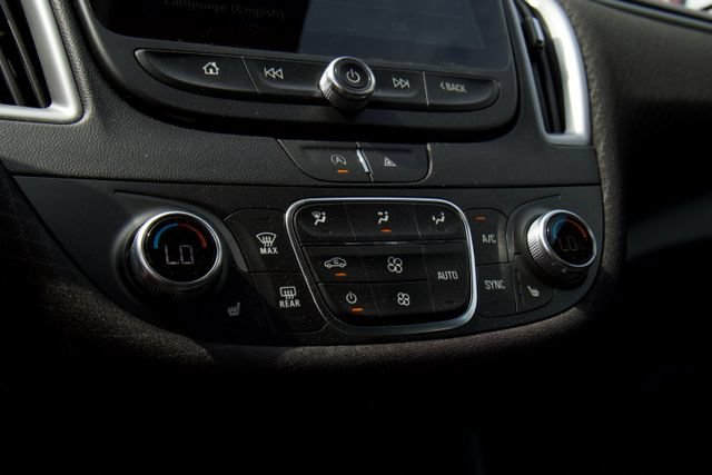 Used 2024 Chevrolet Malibu LT FWD image 24