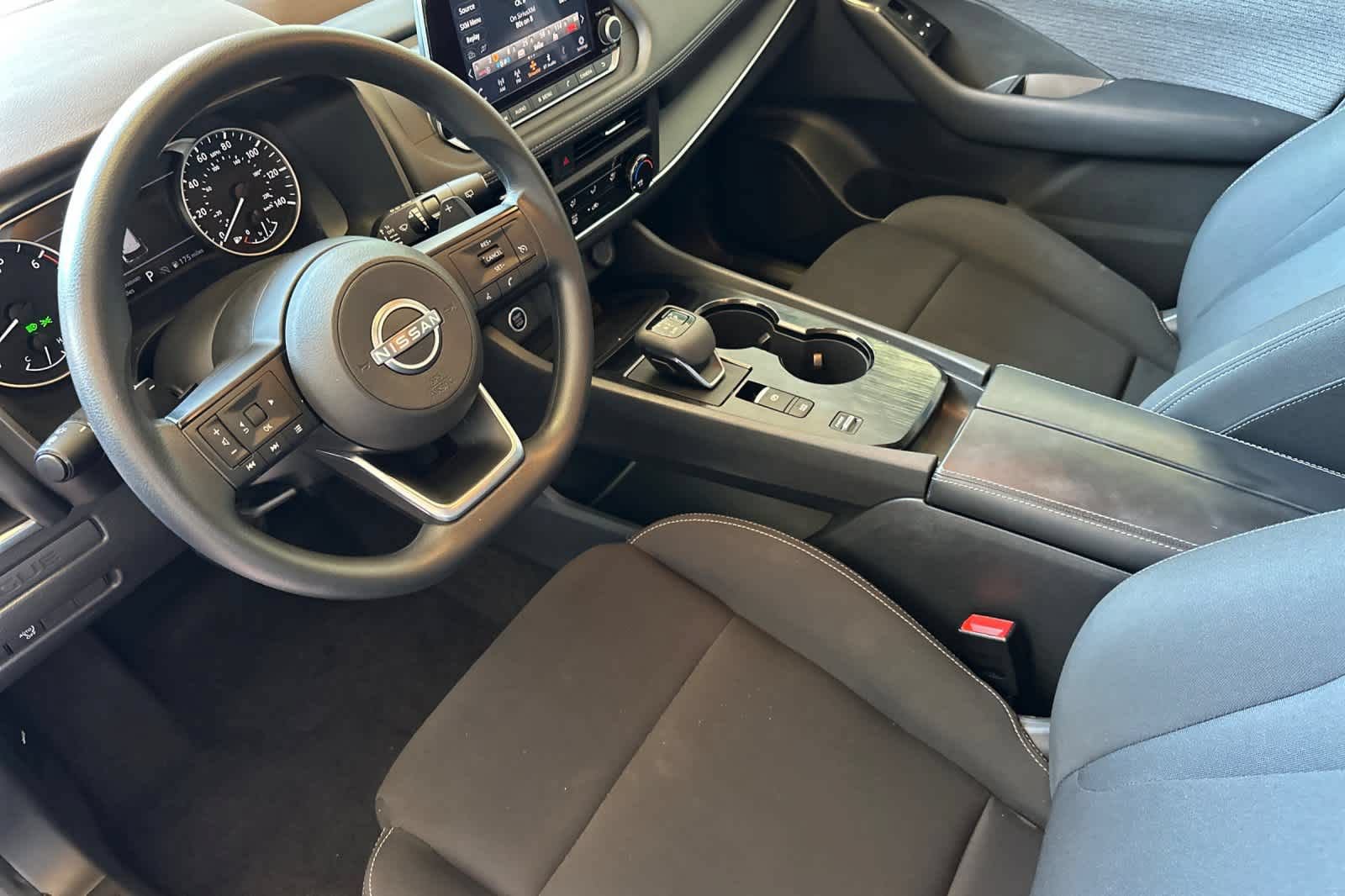 Used 2023 Nissan Rogue S FWD image 11