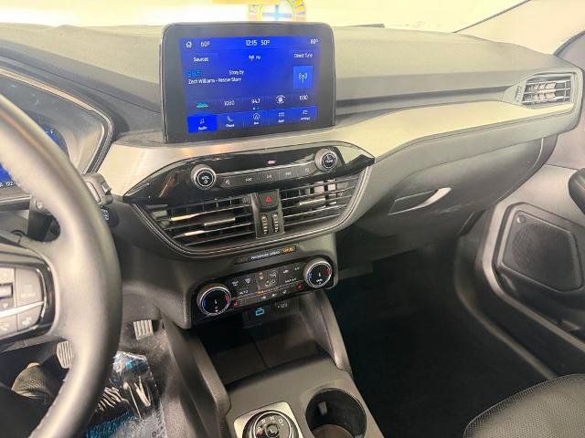 Certified 2022 Ford Escape Titanium AWD/4WD image 5