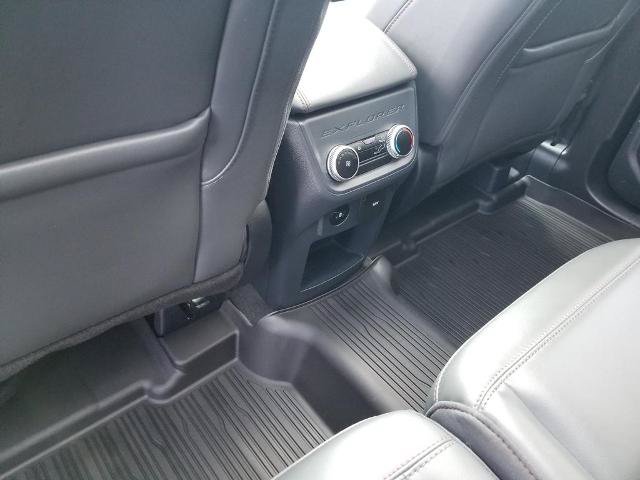 Certified 2025 Ford Explorer Active w/ Active Comfort Package AWD/4WD image 19