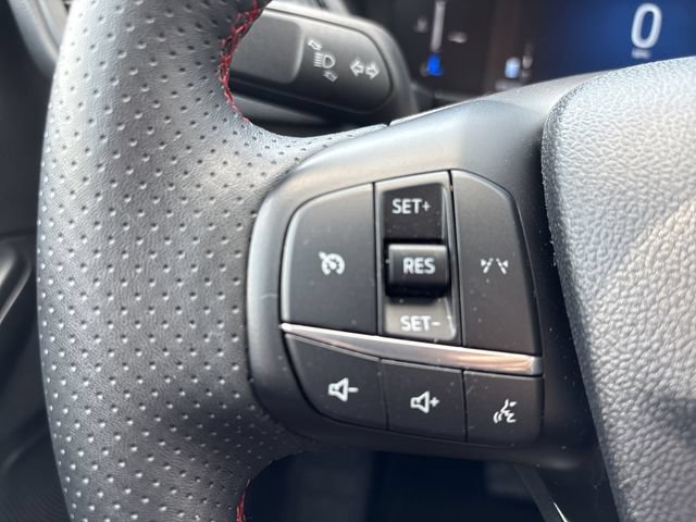 Certified 2025 Ford Escape ST-Line Select AWD/4WD image 30