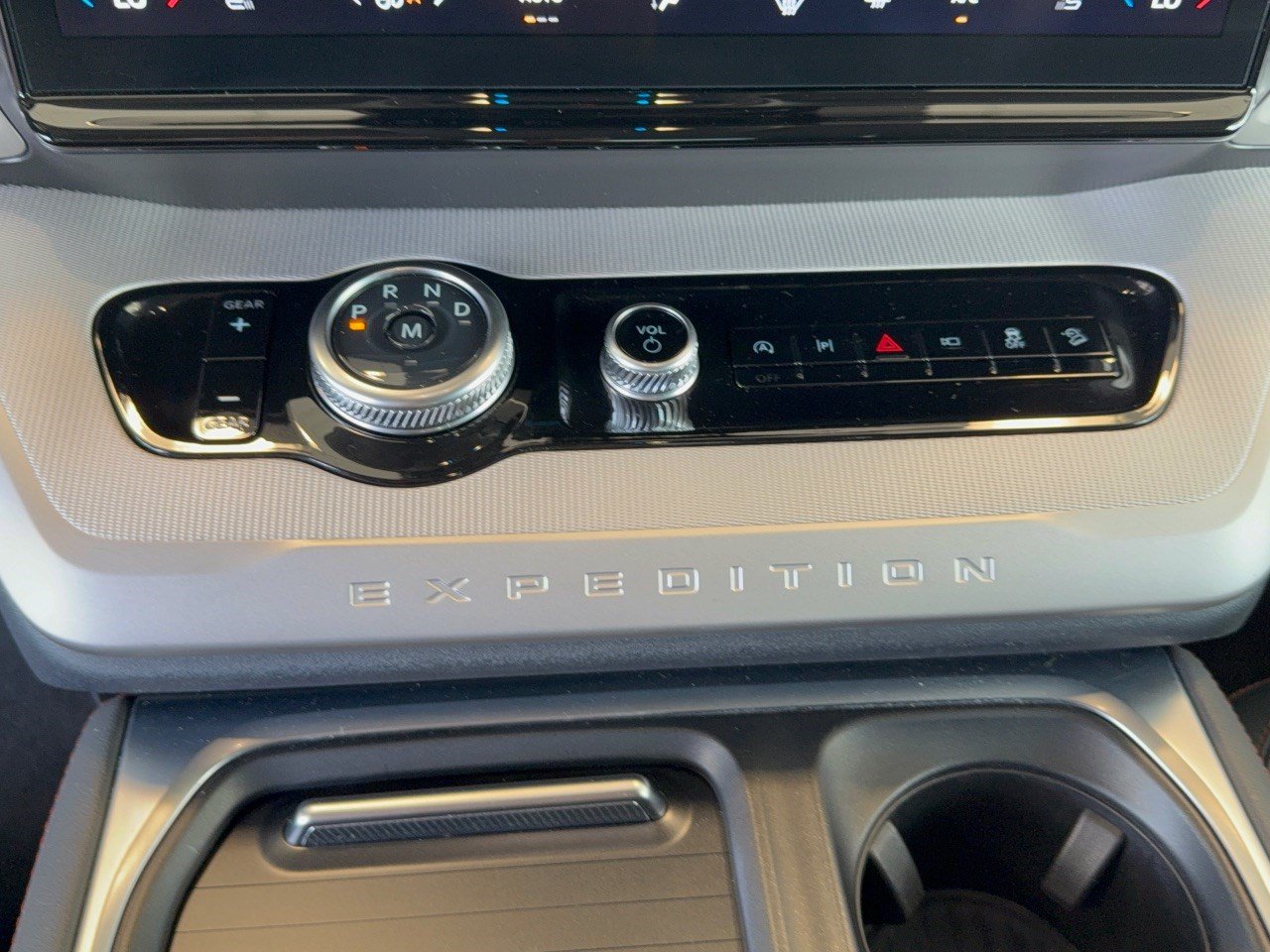 Certified 2025 Ford Expedition Active AWD/4WD image 22