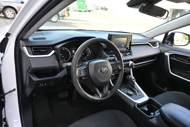 Used 2021 Toyota RAV4 LE AWD/4WD image 17