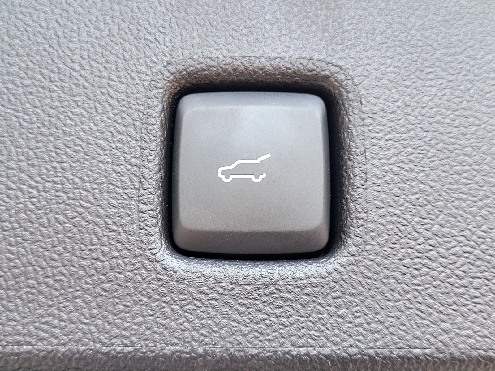 Certified 2025 Ford Escape ST-Line w/ Equipment Group 301A image 33