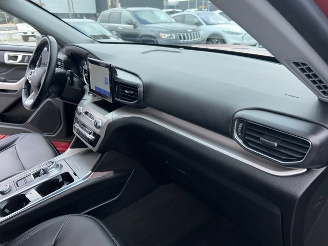 Certified 2022 Ford Explorer XLT w/ Equipment Group 202A image 36