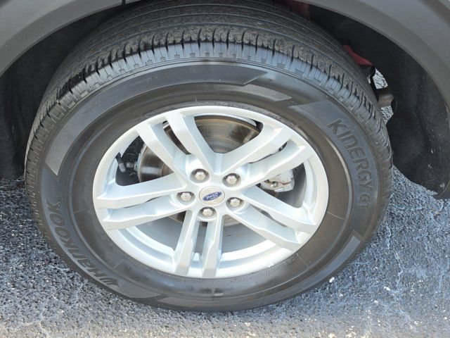Certified 2024 Ford Explorer XLT RWD image 7