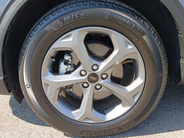 Certified 2025 Ford Escape ST-Line Select AWD/4WD image 28