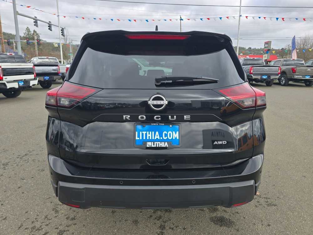 Used 2024 Nissan Rogue S image 4