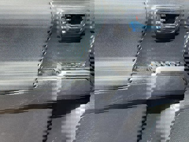 Used 2020 Toyota Tacoma TRD Sport w/ Technology Package AWD/4WD image 18