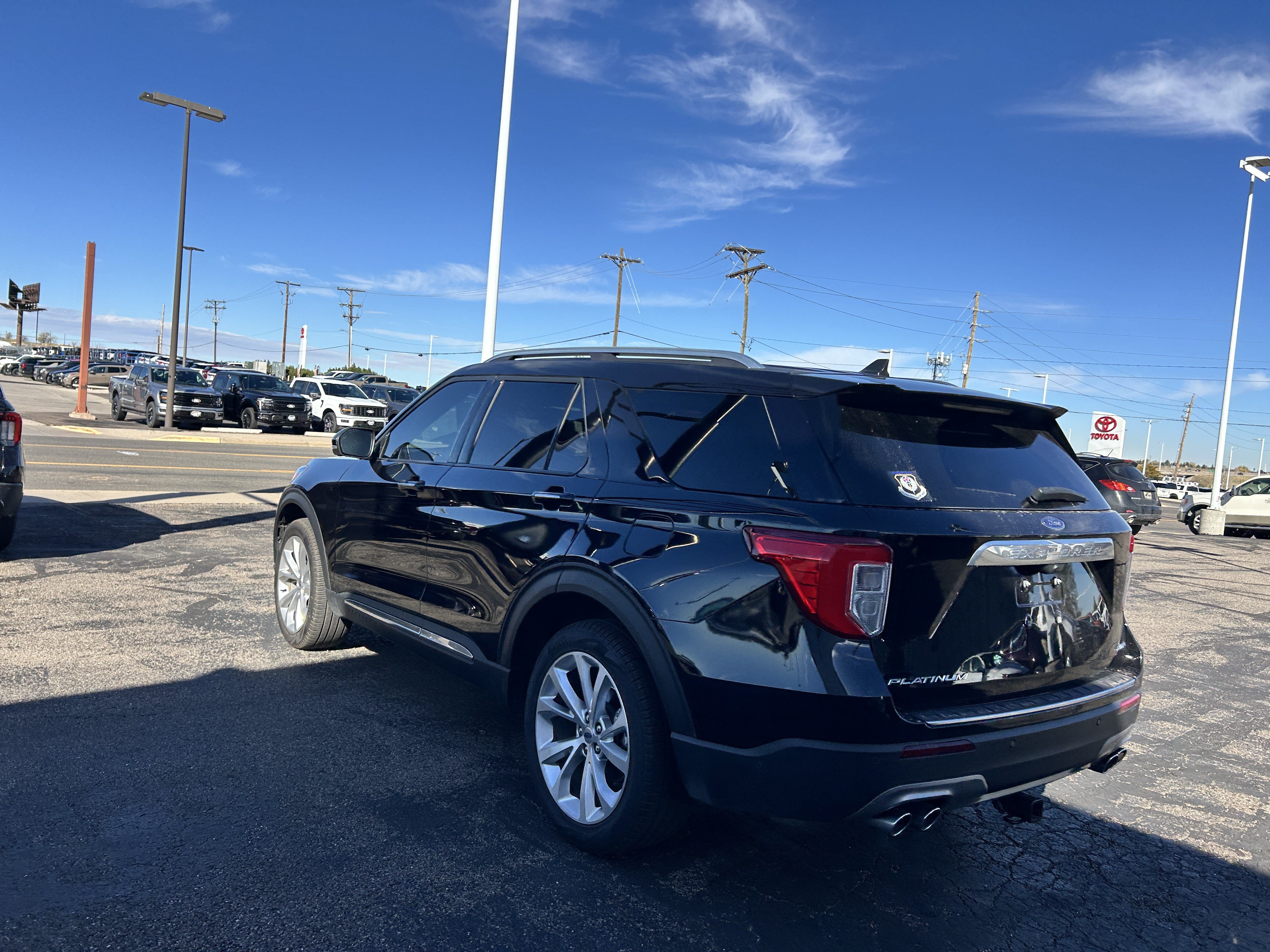 Certified 2023 Ford Explorer Platinum w/ Technology Package AWD/4WD image 4