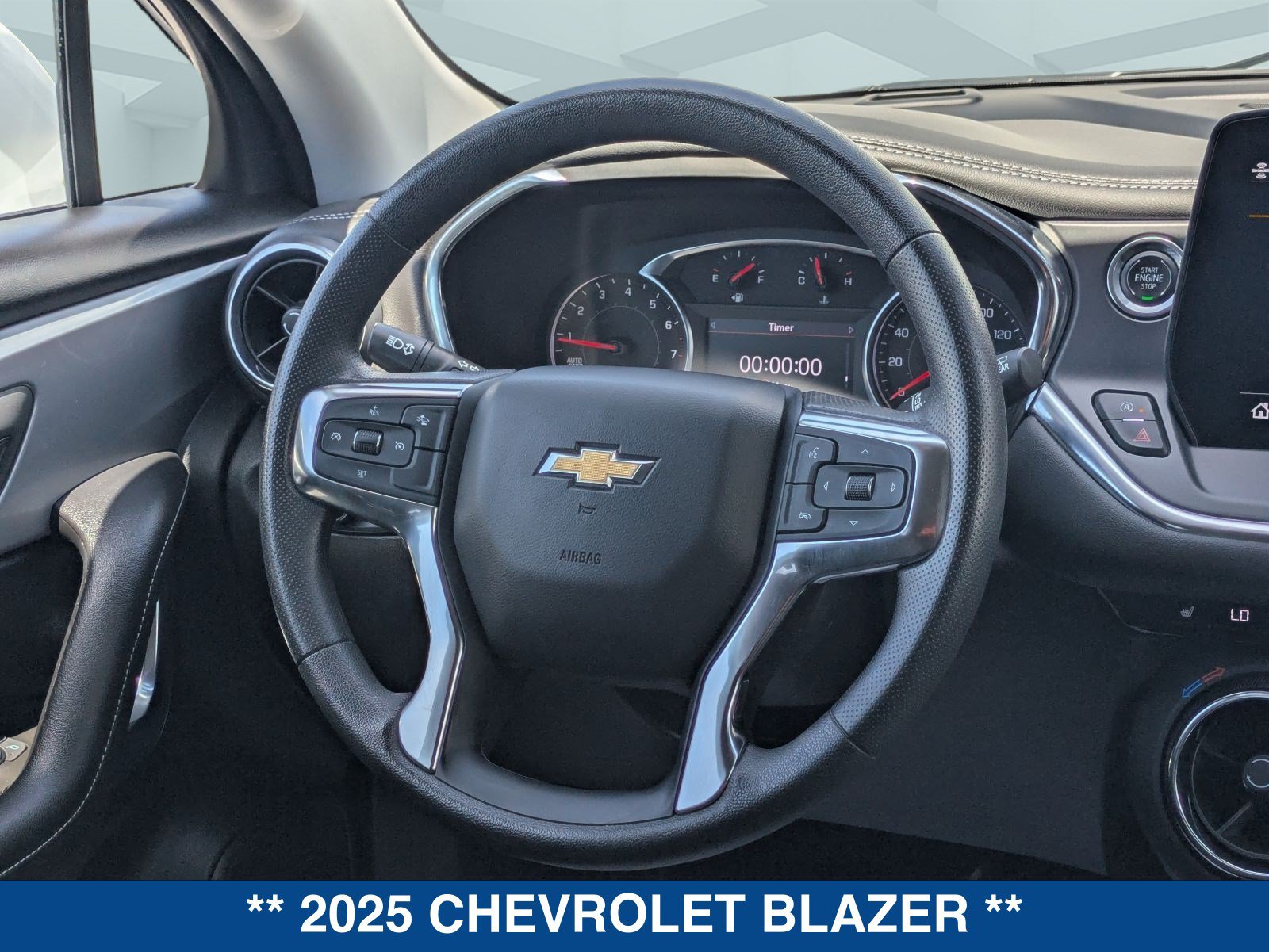 Used 2025 Chevrolet Blazer LT FWD image 17