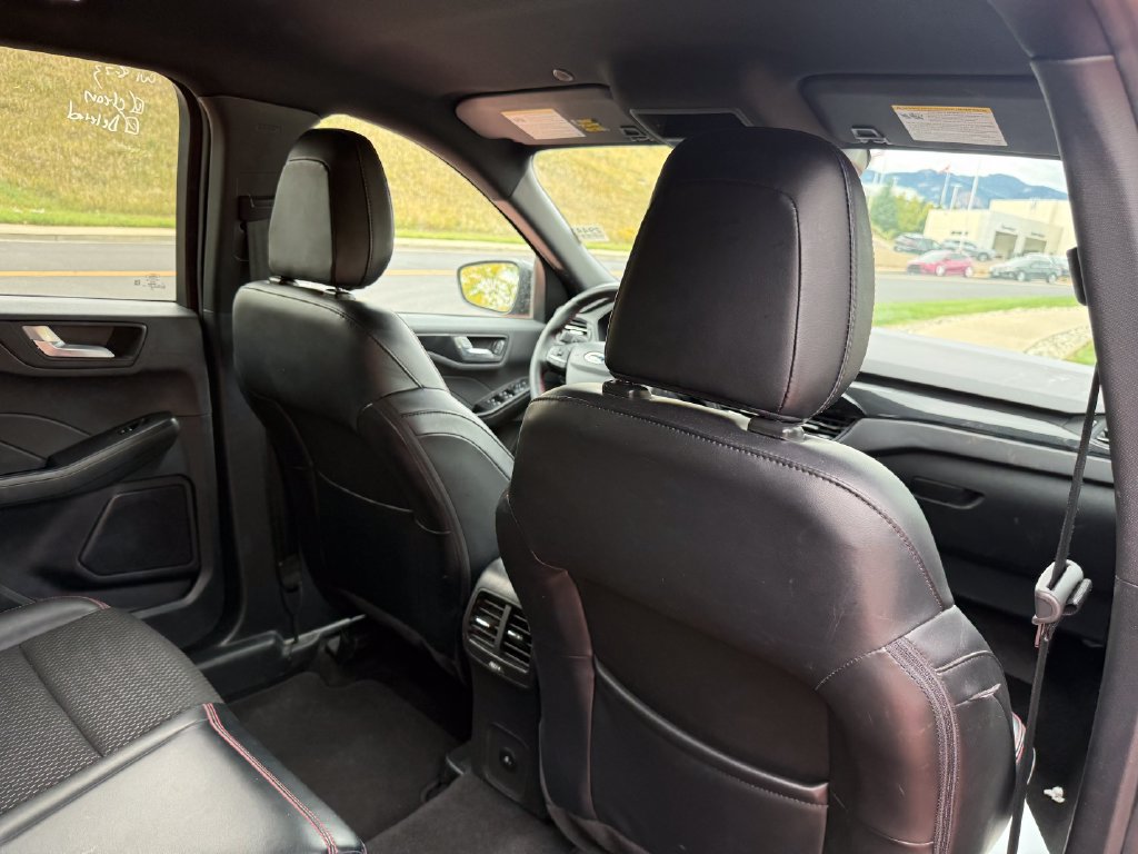 Certified 2025 Ford Escape ST-Line Select AWD/4WD image 26