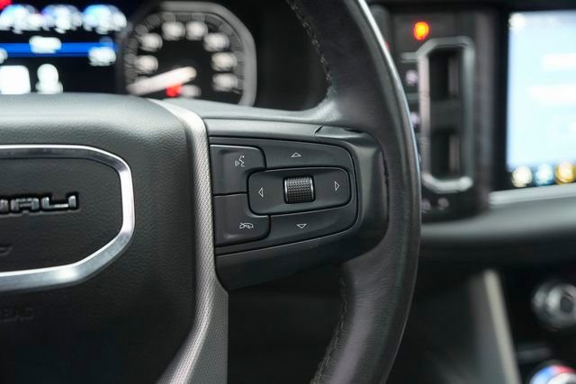 Used 2021 GMC Yukon Denali w/ Denali Premium Package image 26