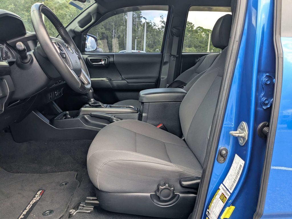 Used 2018 Toyota Tacoma TRD Sport RWD image 19