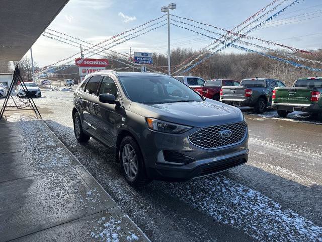 Certified 2023 Ford Edge SEL image 2