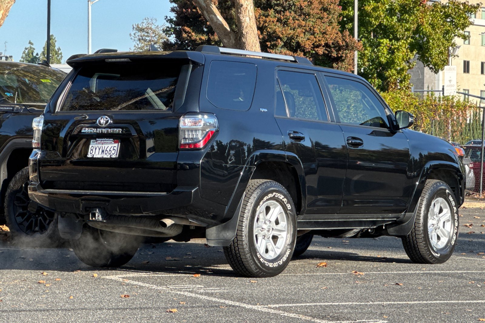 Used 2022 Toyota 4Runner SR5 Premium w/ Moonroof Package AWD/4WD image 4