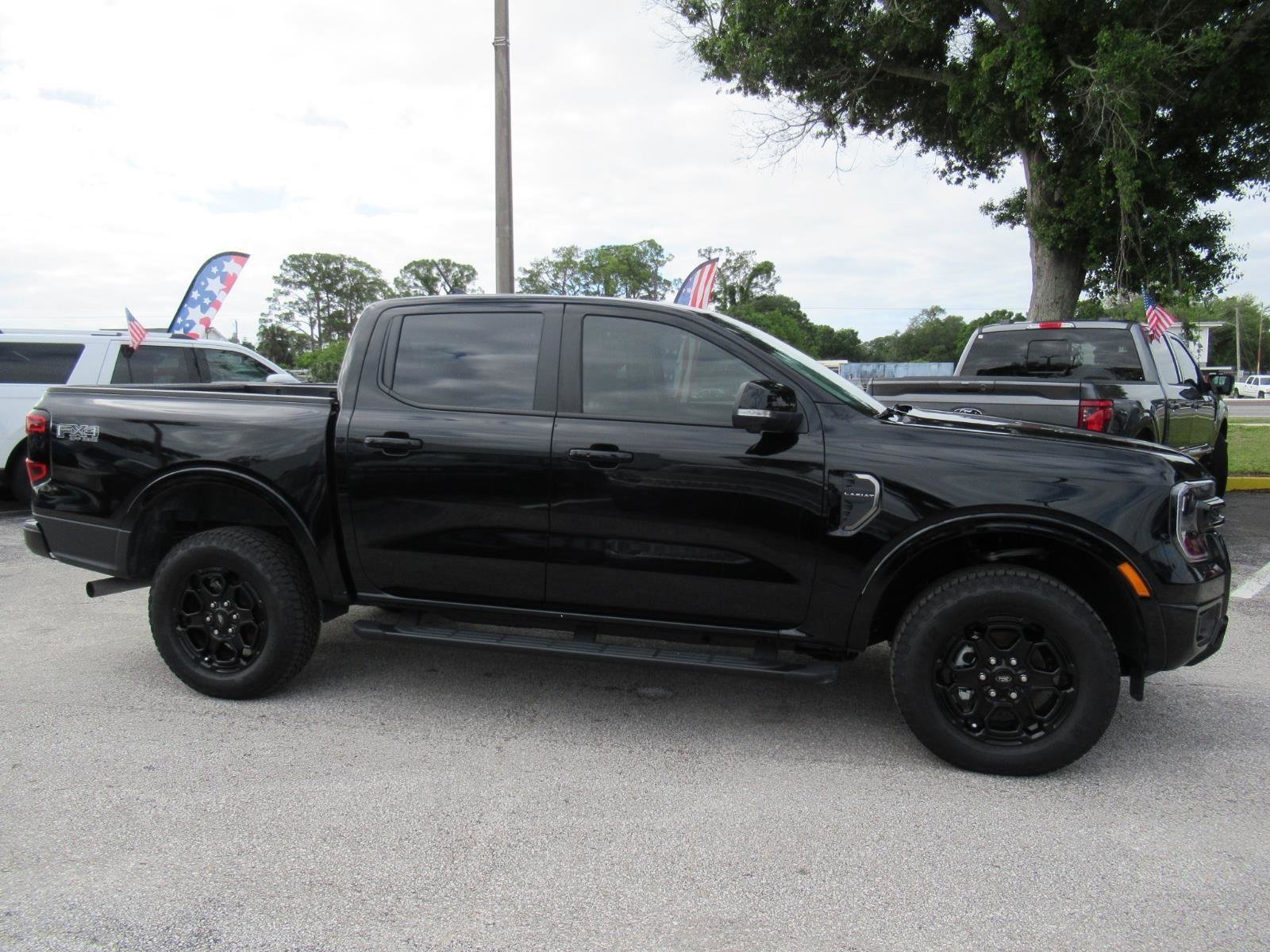 Certified 2025 Ford Ranger Lariat w/ FX4 Off-Road Package AWD/4WD image 2