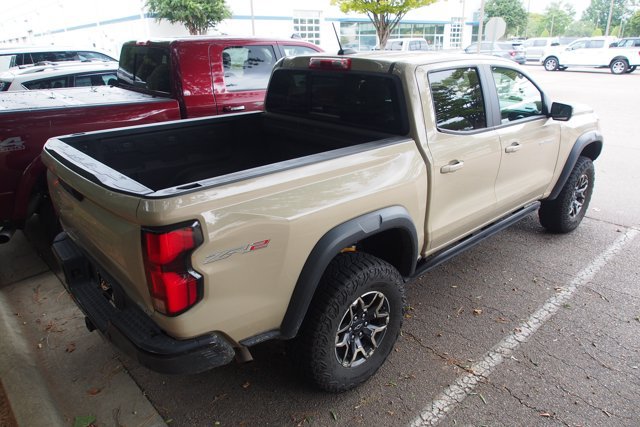 Used 2024 Chevrolet Colorado ZR2 w/ Technology Package AWD/4WD image 5
