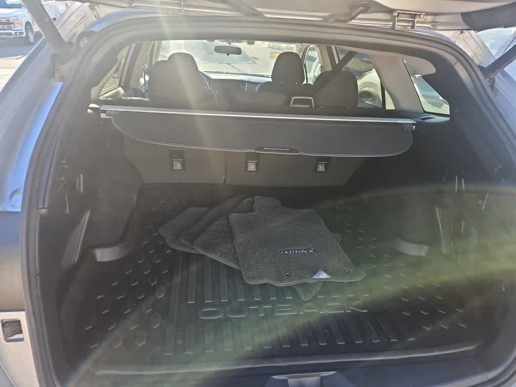 Used 2022 Subaru Outback Premium AWD/4WD image 9