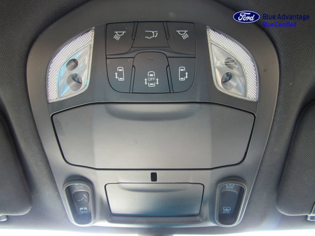 Used 2025 Chrysler Pacifica Limited FWD image 18