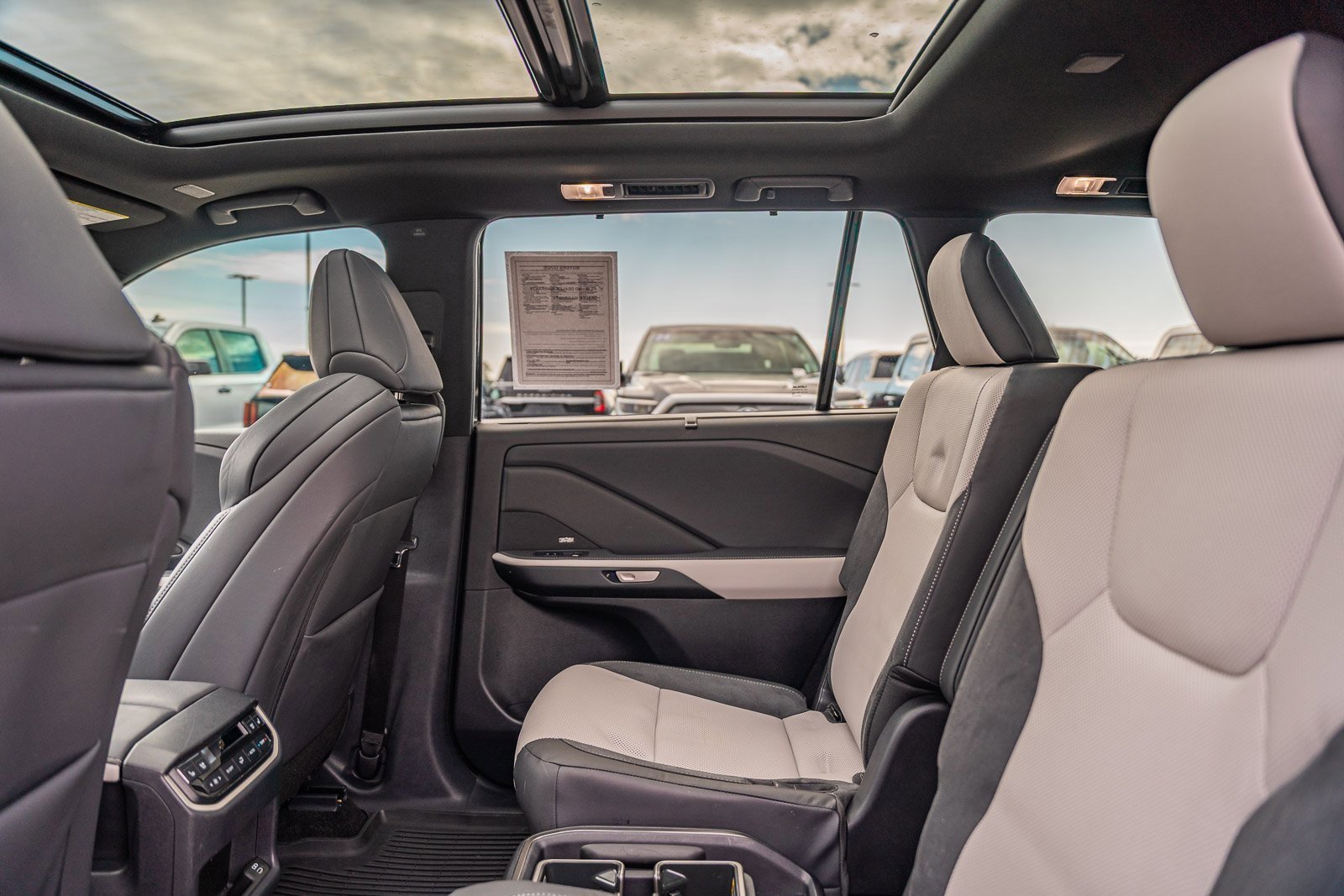 Used 2025 Lexus TX 500h 500h F SPORT Premium image 29