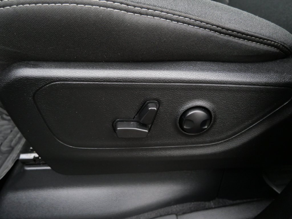 Used 2025 RAM 1500 Big Horn AWD/4WD image 16