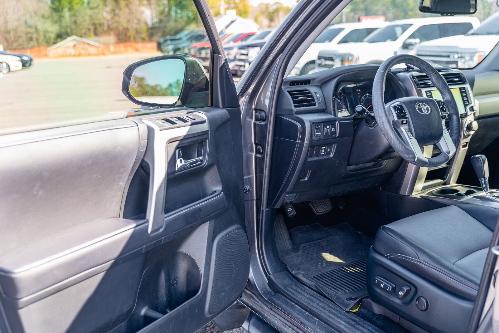 Used 2022 Toyota 4Runner SR5 Premium w/ Moonroof Package image 17