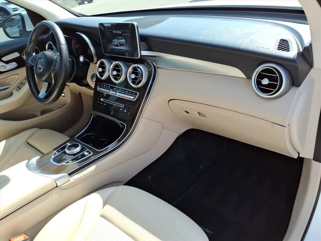 Used 2019 Mercedes-Benz GLC 300 4MATIC image 8
