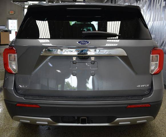 Certified 2024 Ford Explorer XLT w/ Equipment Group 202A AWD/4WD image 5