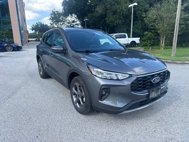 Certified 2025 Ford Escape ST-Line Select AWD/4WD image 10