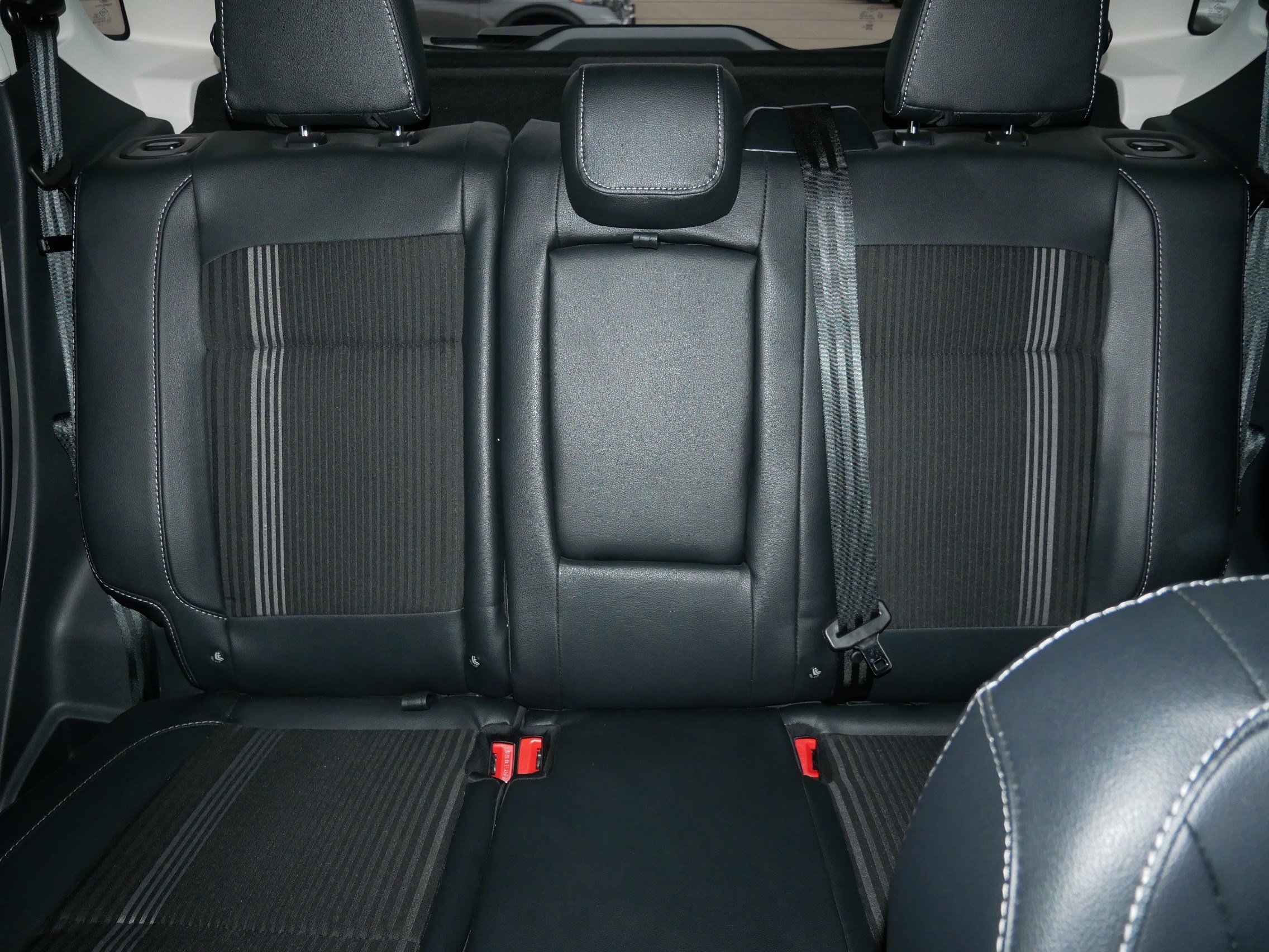 Certified 2022 Ford EcoSport SES image 13