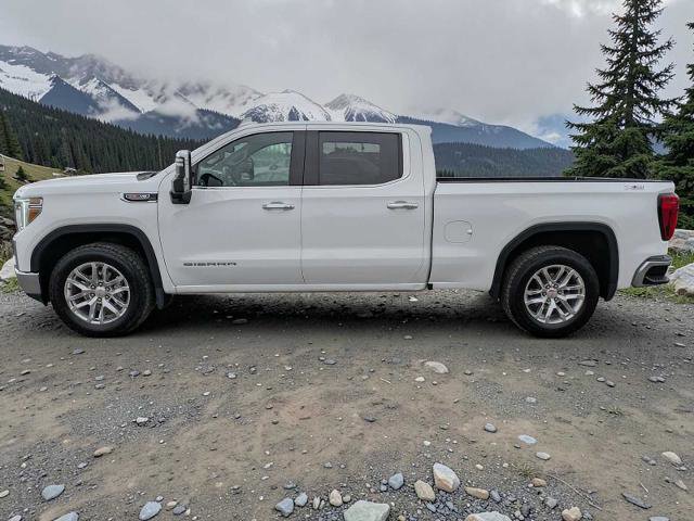 Used 2022 GMC Sierra 1500 SLT w/ SLT Premium Plus Package AWD/4WD image 3