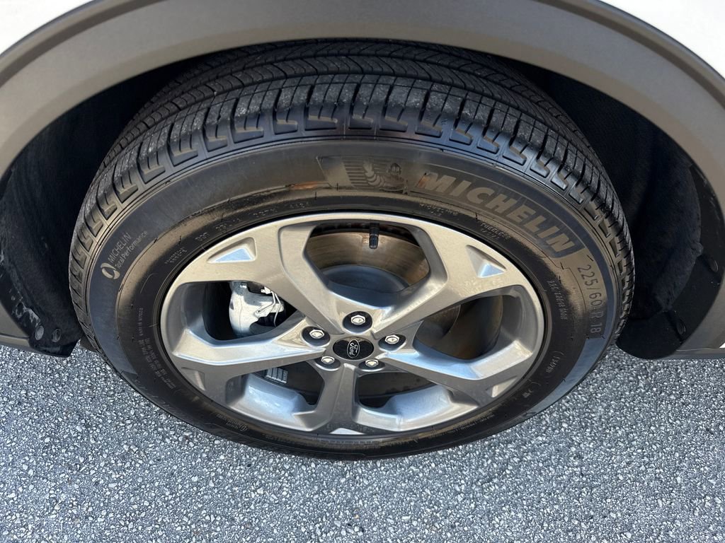 Certified 2025 Ford Escape ST-Line w/ Equipment Group 301A image 12