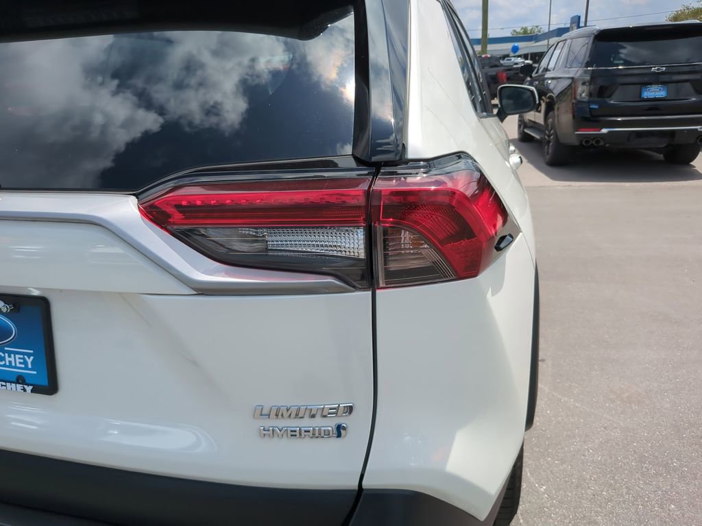Used 2019 Toyota RAV4 Limited w/ Limited Grade Weather Package AWD/4WD image 13