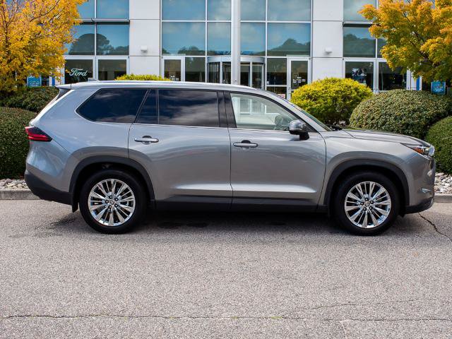 Used 2025 Toyota Grand Highlander AWD image 1
