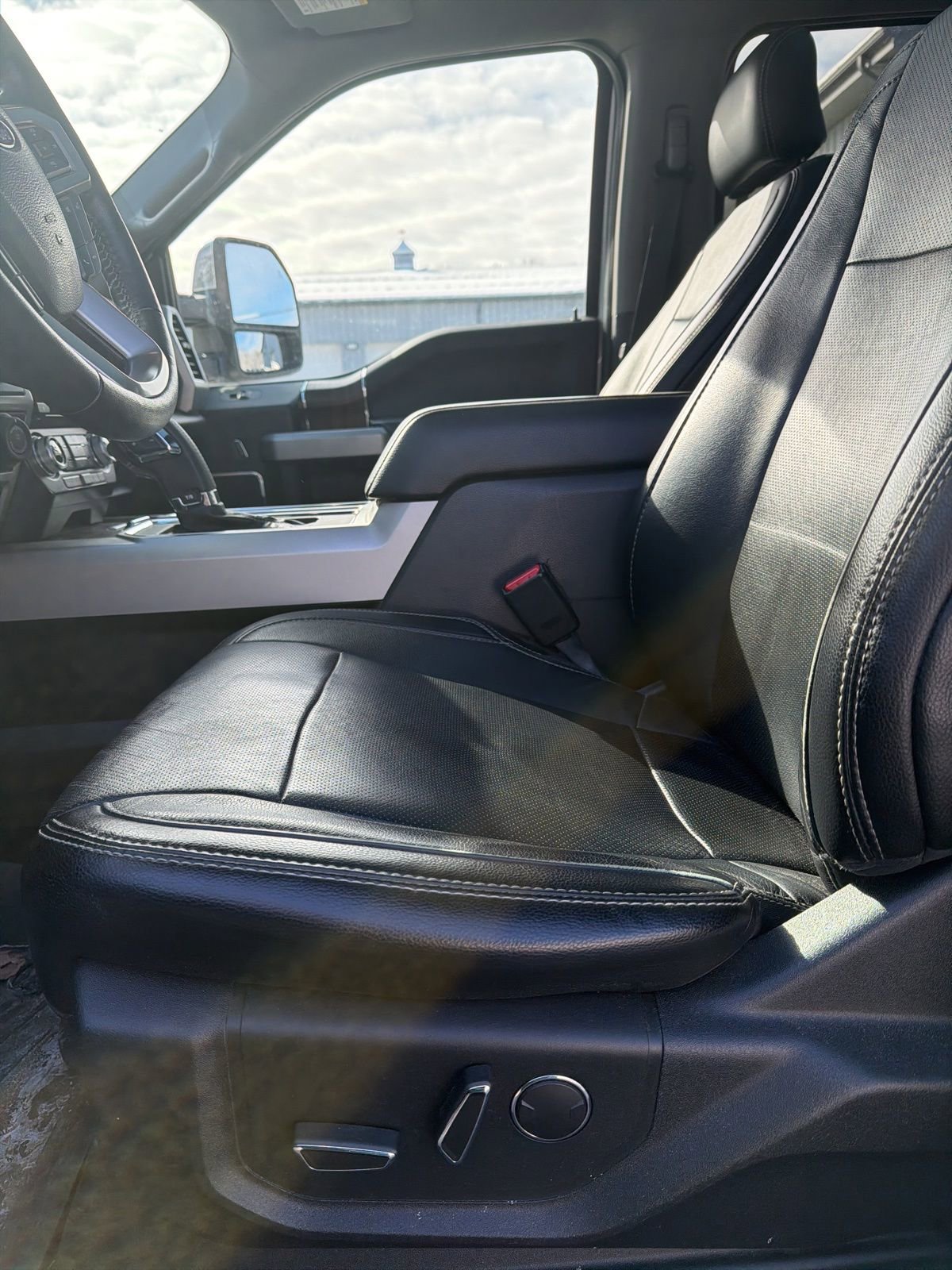 Certified 2017 Ford F150 Lariat w/ Equipment Group 502A Luxury image 19