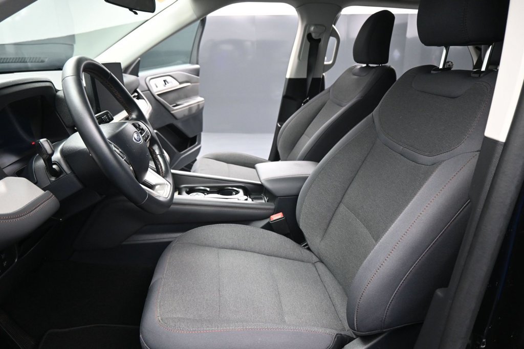 Certified 2025 Ford Explorer Active AWD/4WD image 10