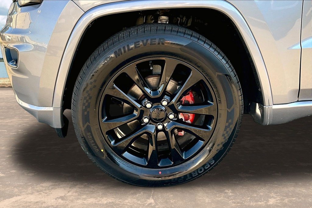 Used 2019 Jeep Grand Cherokee Altitude AWD/4WD image 35