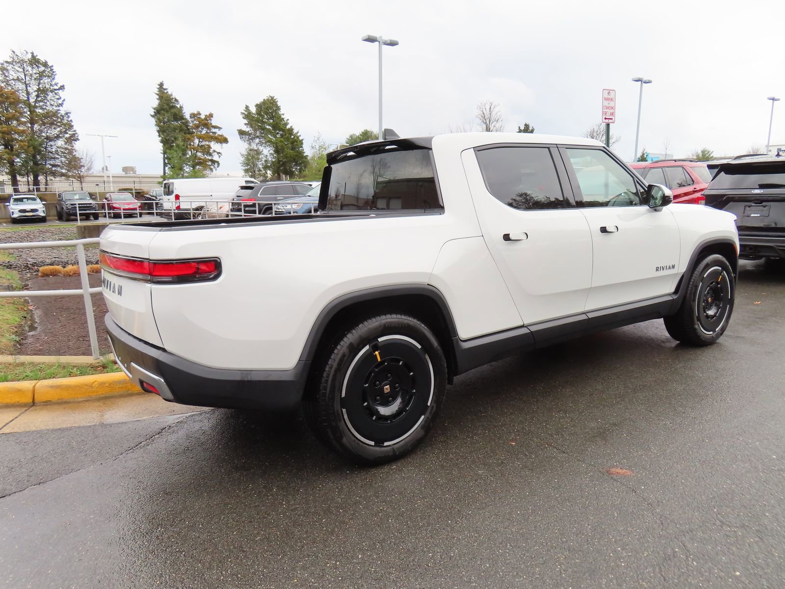 Used 2025 Rivian R1T Adventure image 4