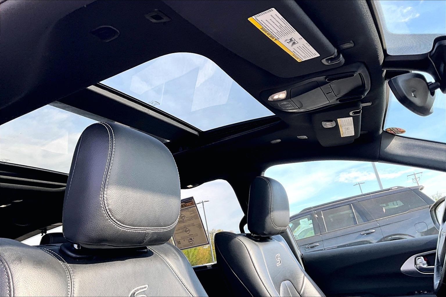 Used 2019 Chrysler Pacifica Touring-L Plus w/ Advanced Safetytec Group FWD image 28