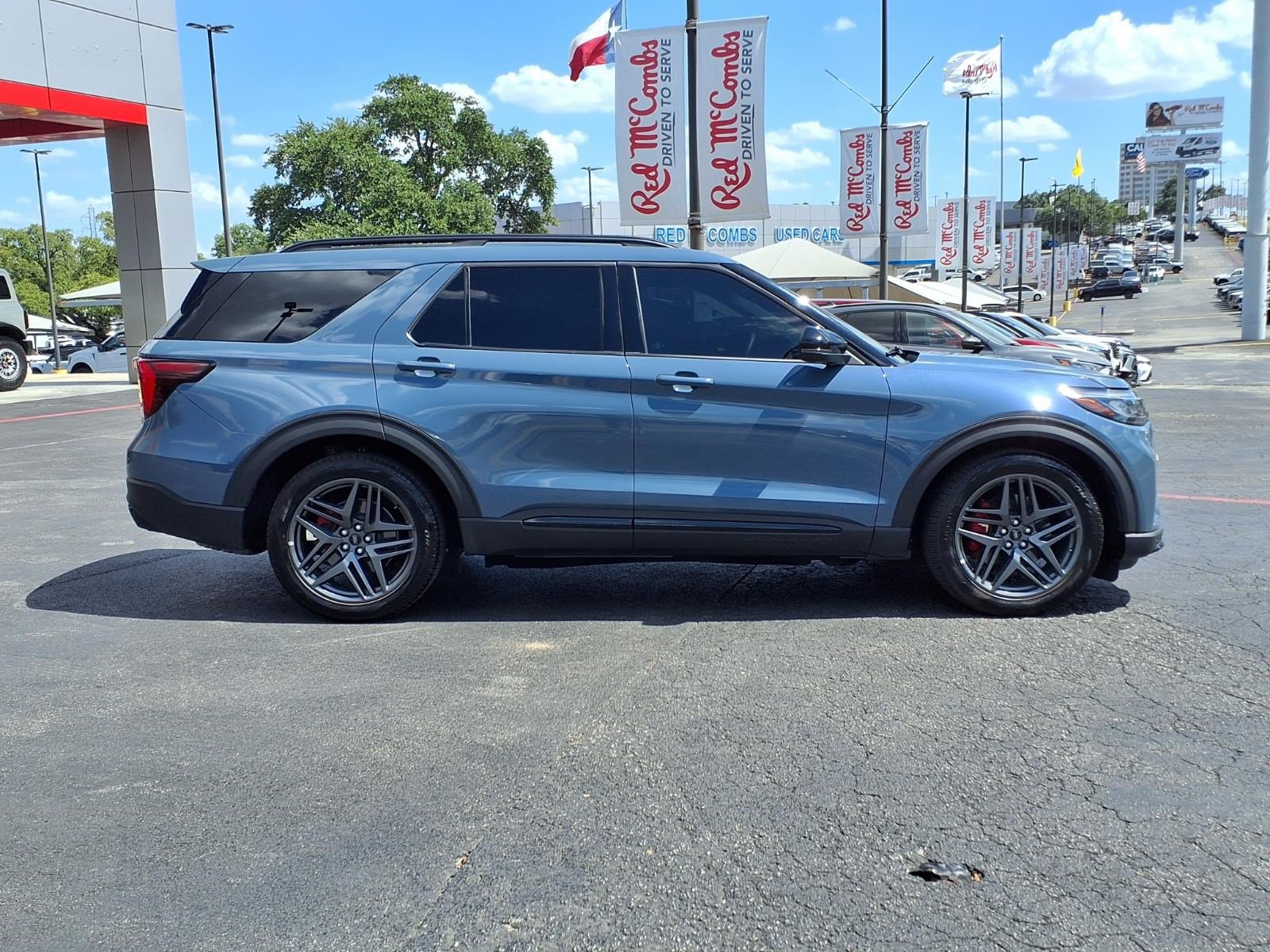 Certified 2025 Ford Explorer ST AWD/4WD image 5
