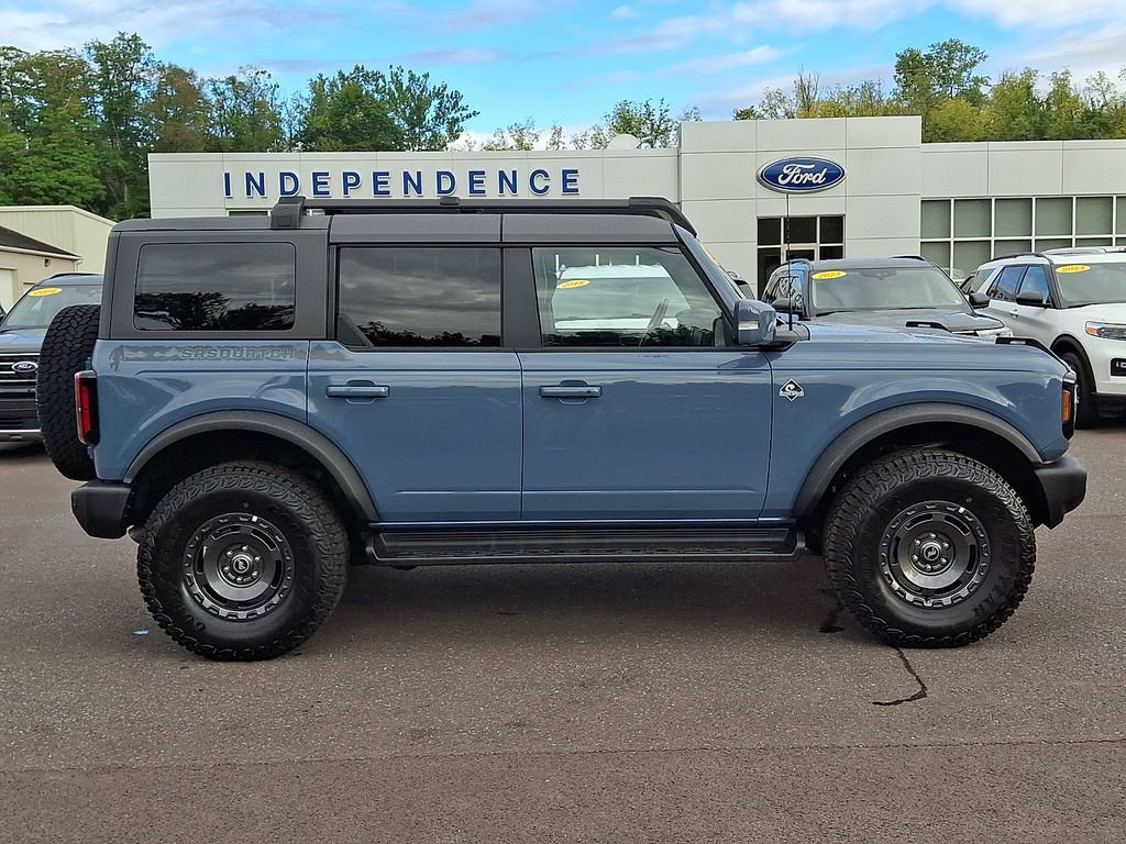 Certified 2025 Ford Bronco Outer Banks w/ Sasquatch Package AWD/4WD image 12
