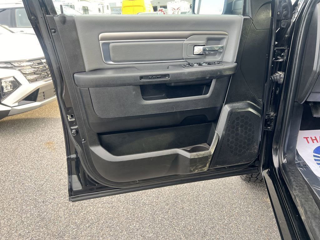 Used 2022 RAM 1500 Classic SLT w/ Protection Group image 7