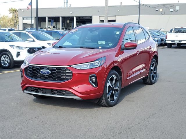 Certified 2023 Ford Escape ST-Line Elite w/ Premium Technology Package AWD/4WD image 2