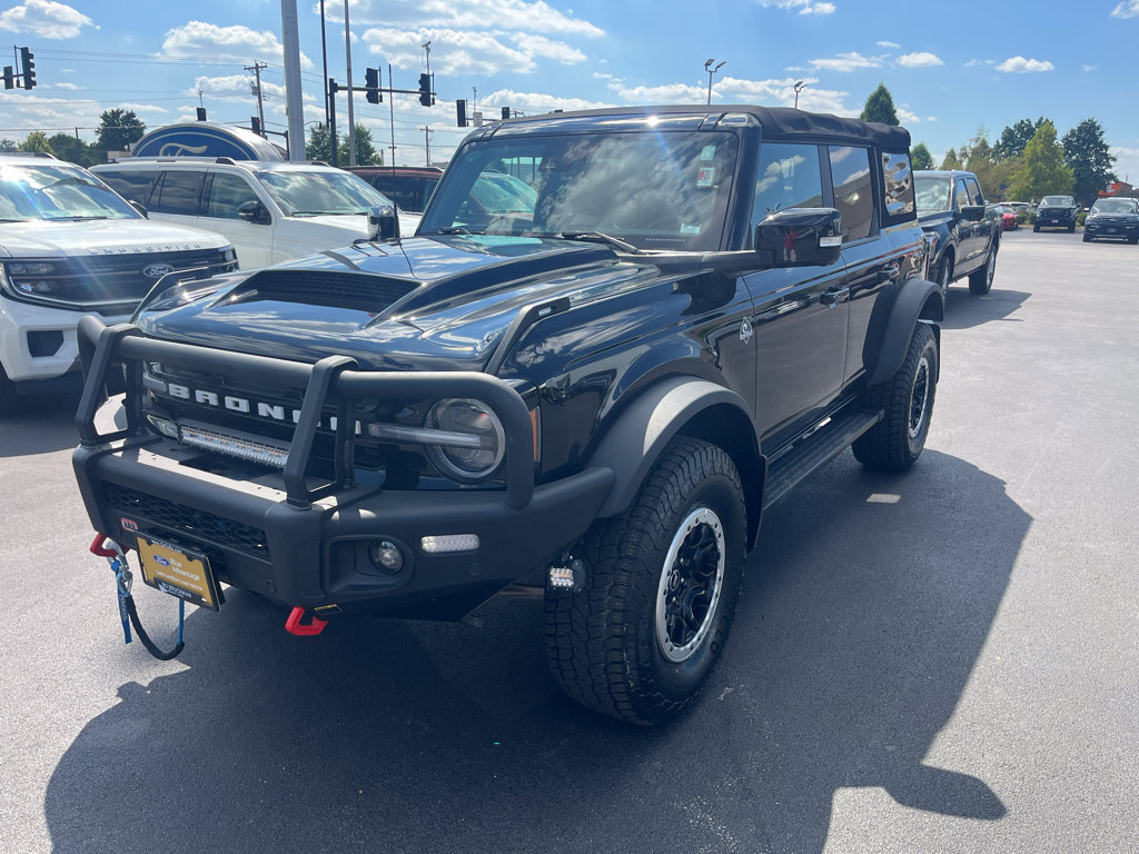 Certified 2022 Ford Bronco Outer Banks w/ Sasquatch Package AWD/4WD image 3