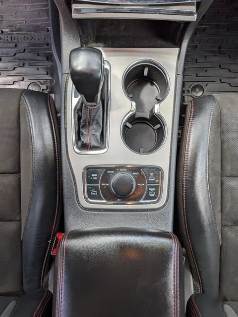 Used 2021 Jeep Grand Cherokee Trailhawk AWD/4WD image 15