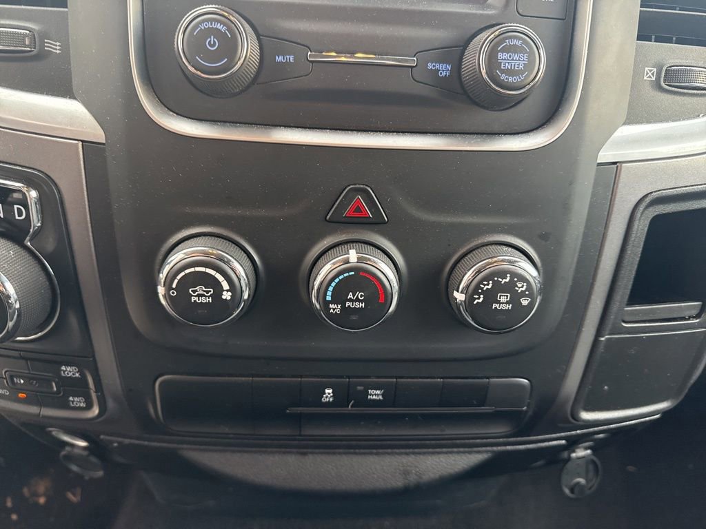 Used 2024 RAM 1500 Classic SLT image 27