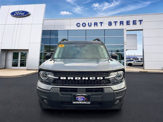 Certified 2025 Ford Bronco Sport Outer Banks w/ Outer Banks Tech Package+ AWD/4WD image 2