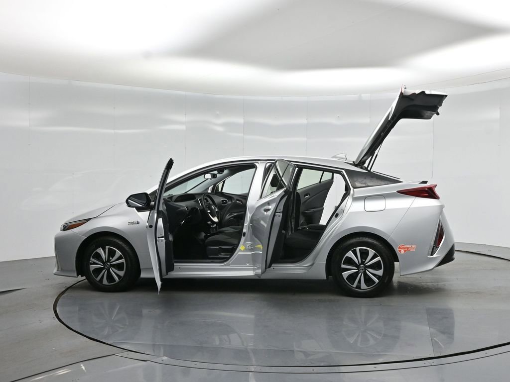 Used 2018 Toyota Prius Prime Plus w/ Carpet Mat Package FWD image 32